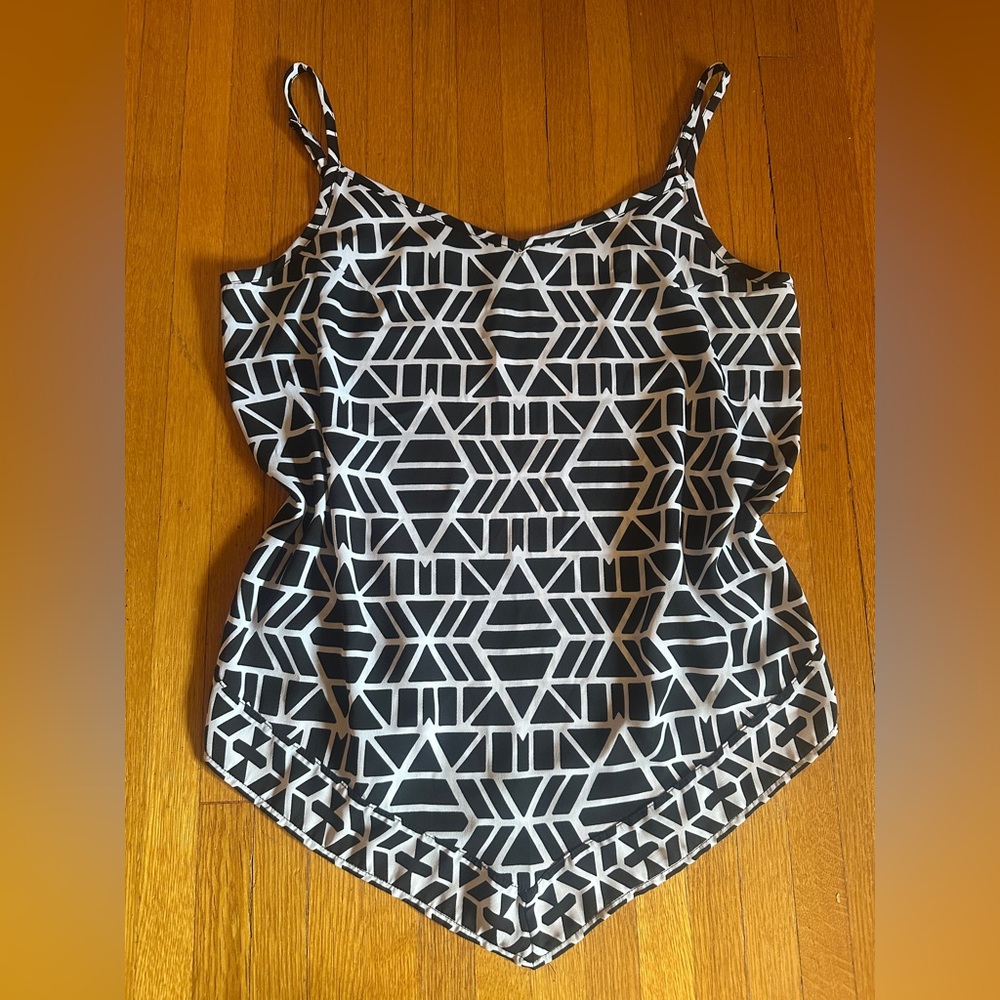 INC International Concepts Geometric/Tribal Handkerchief Tank, Size 12